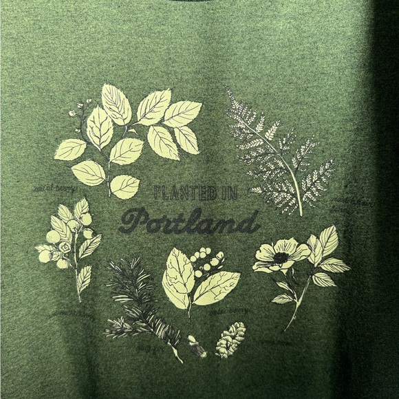 Portland floral graphic tee - Picture 3 of 6